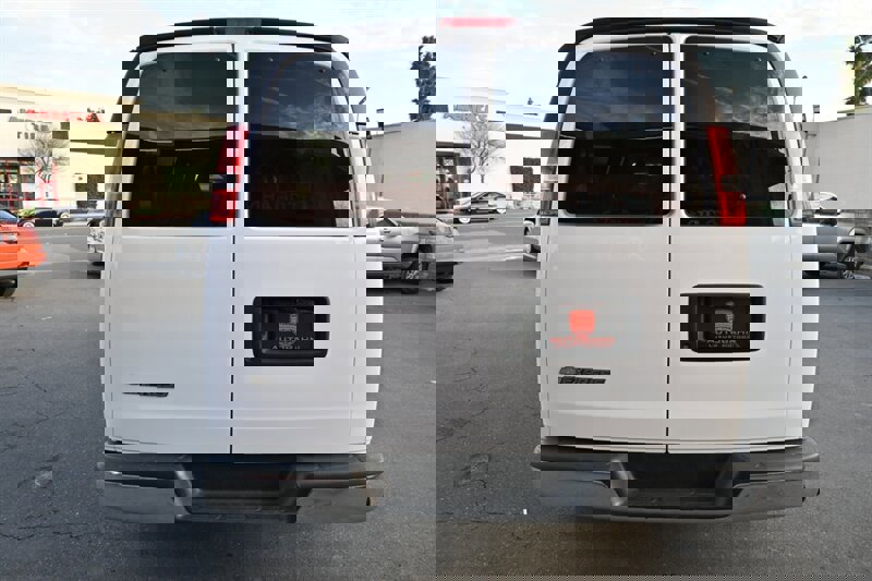 Used 2017 Chevrolet Express 3500 LT w/ LT Preferred Equipment Group image 4