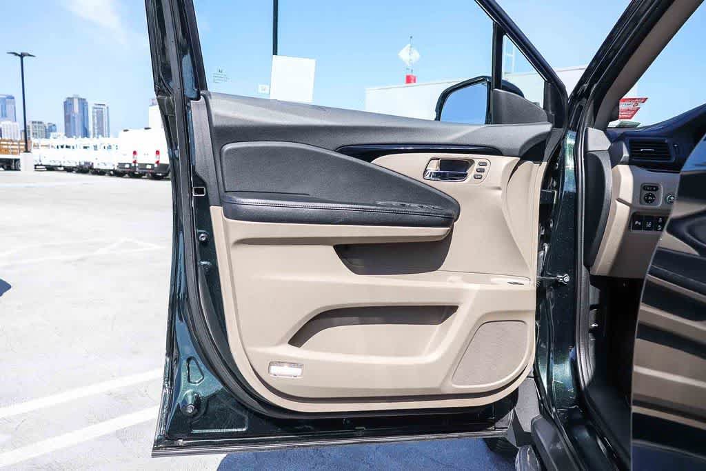 Used 2017 Honda Pilot Touring image 25