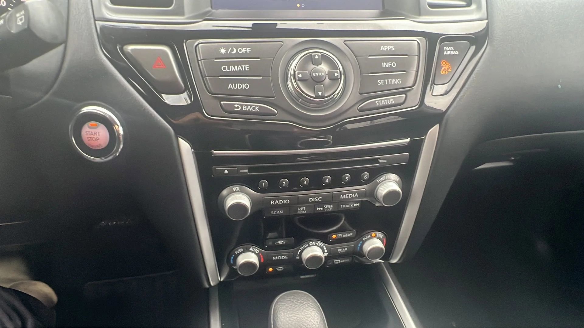 Used 2019 Nissan Pathfinder S image 19
