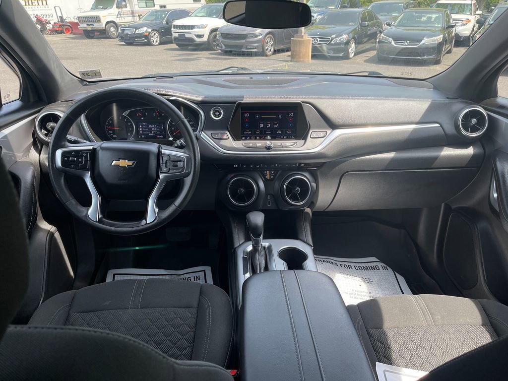 Used 2022 Chevrolet Blazer LT FWD image 18