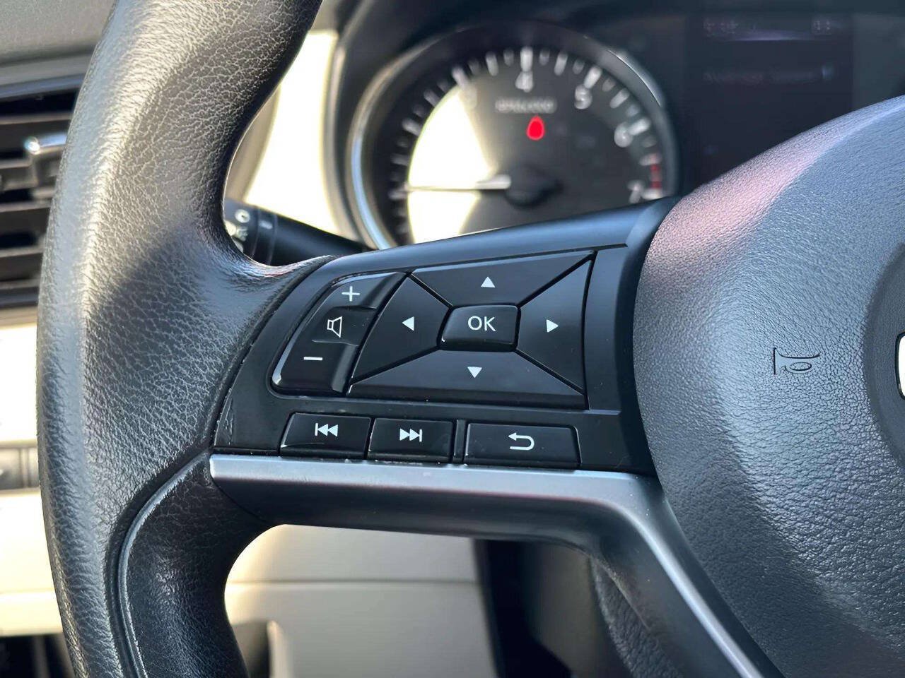 Used 2017 Nissan Rogue Sport S AWD/4WD image 22
