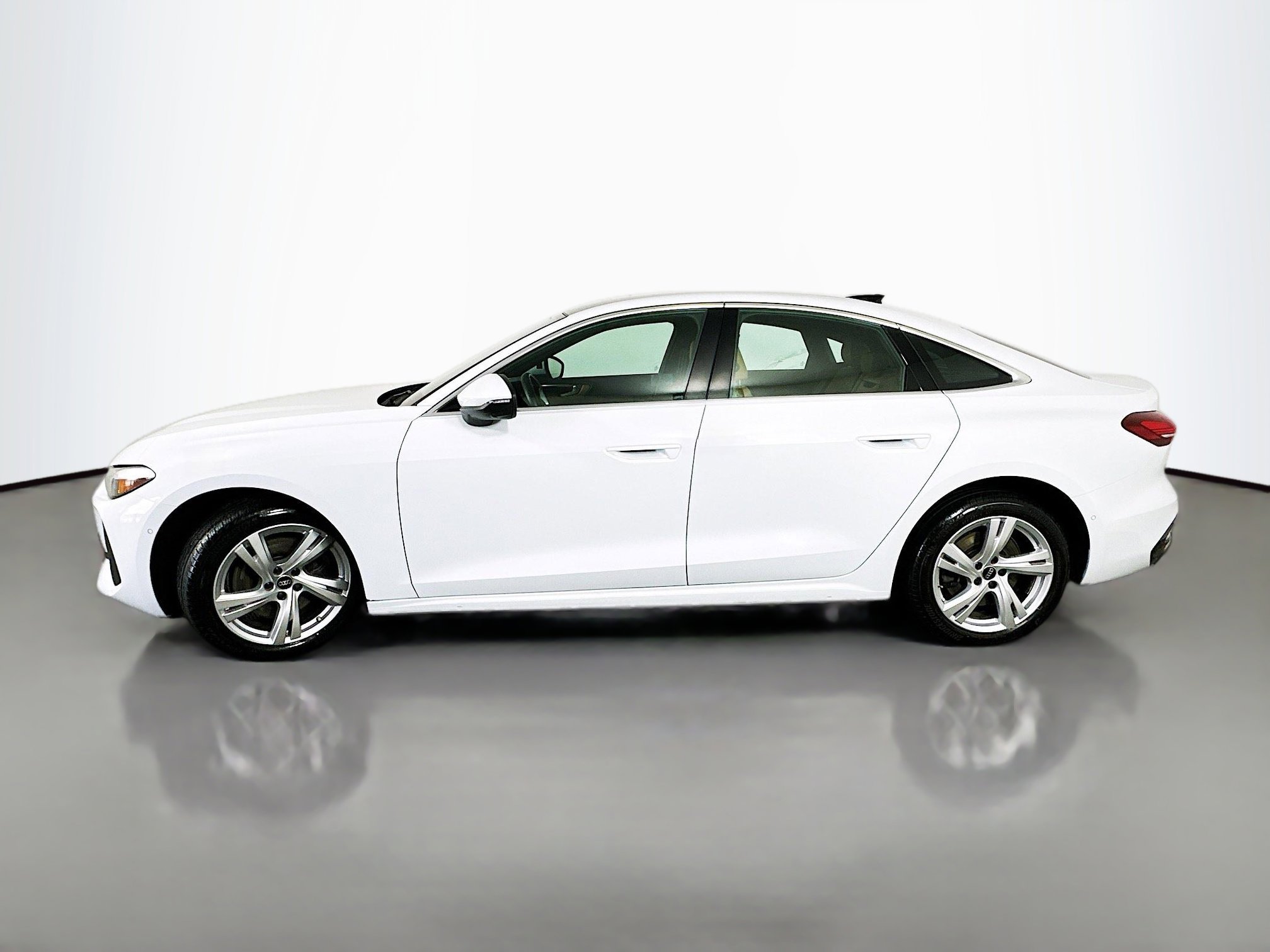 Used 2025 Audi A5 2.0T Premium w/ Convenience Package AWD/4WD image 4