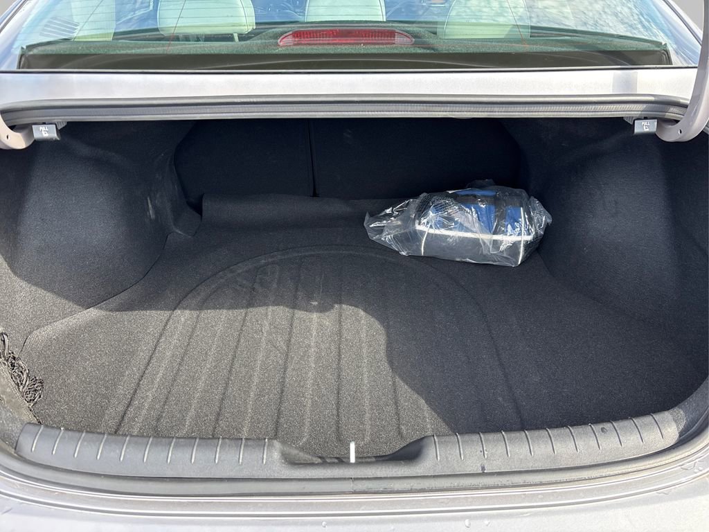 Used 2025 Hyundai Elantra Limited image 11