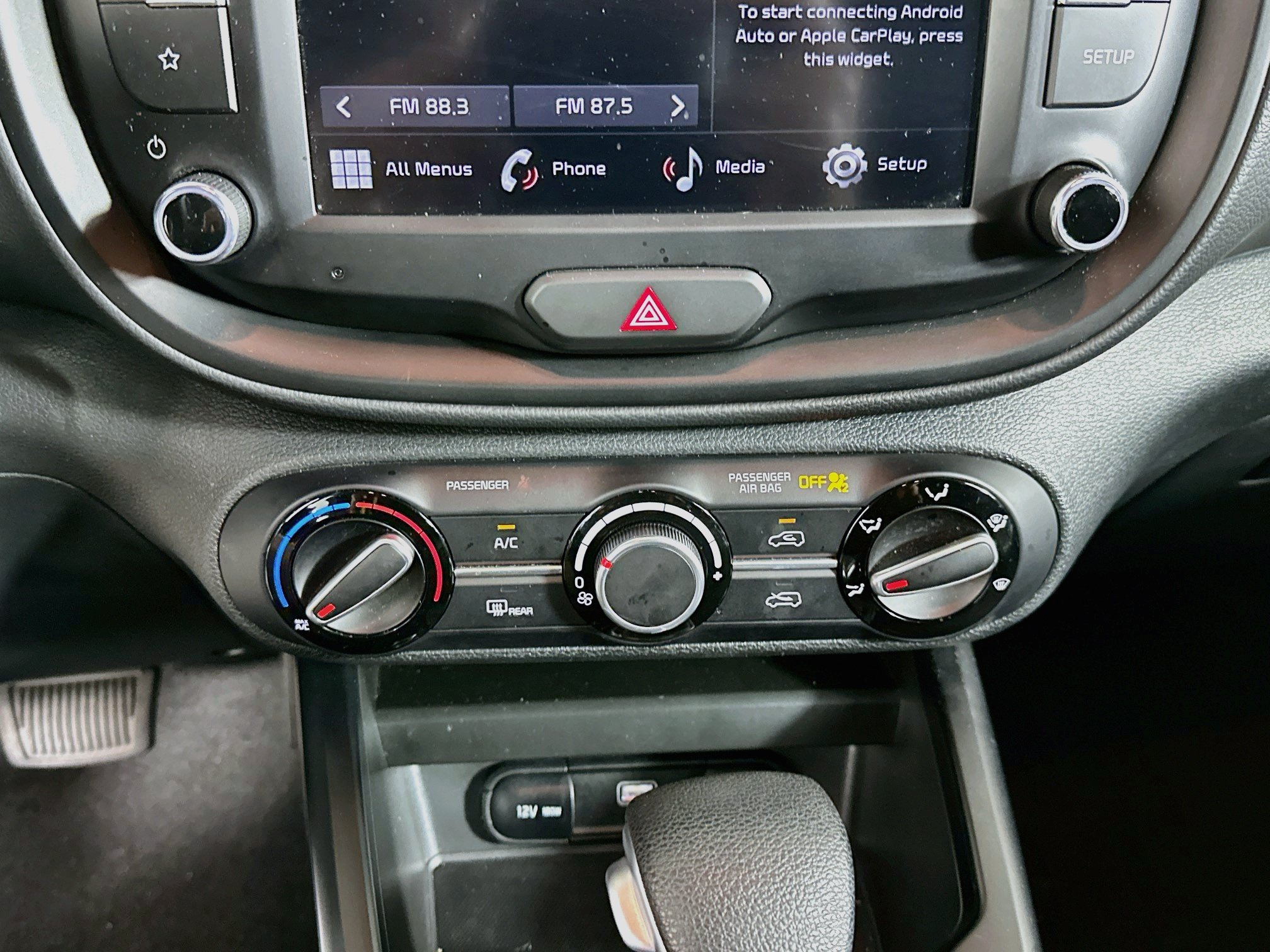 Used 2025 Kia Soul LX w/ LX Technology Package FWD image 23