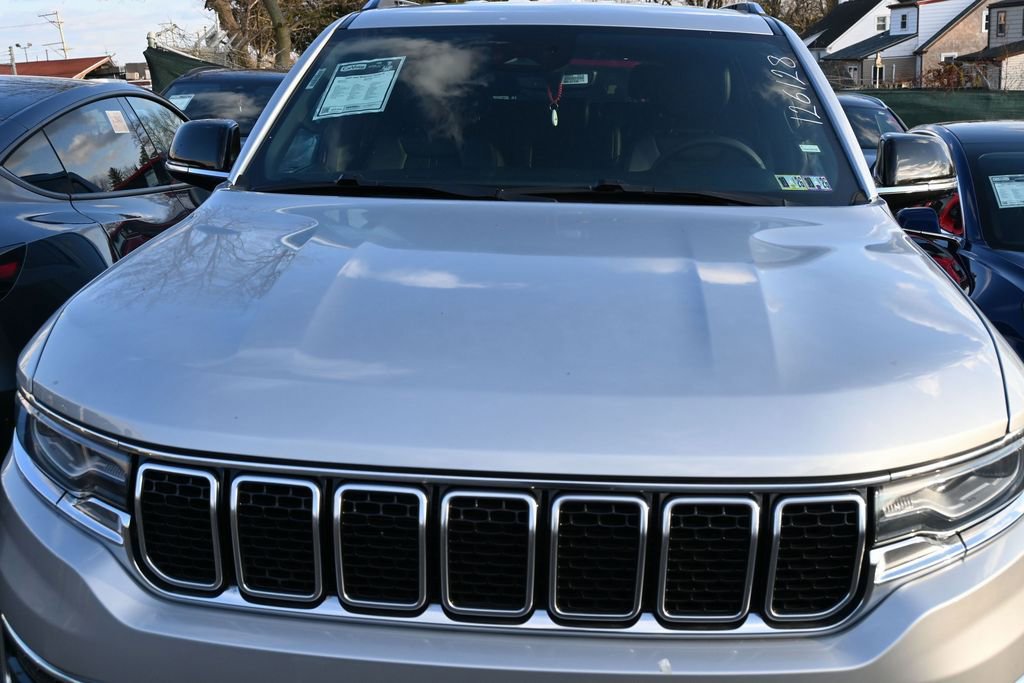 Used 2024 Jeep Wagoneer Series II w/ Flexible Seating Group image 6