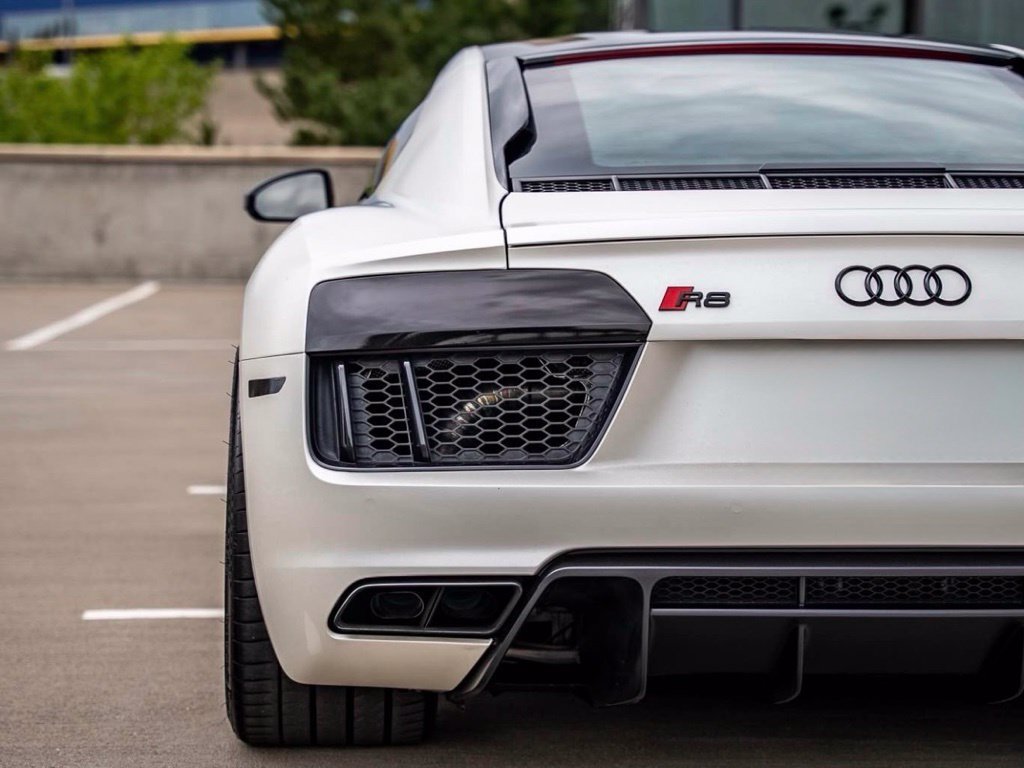 Used 2017 Audi R8 V10 w/ Carbon Exterior Package AWD/4WD image 10