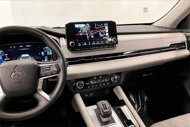 Used 2024 Mitsubishi Outlander SEL image 6