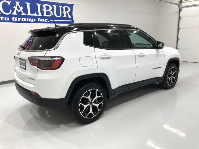 Used 2025 Jeep Compass Limited AWD/4WD image 19