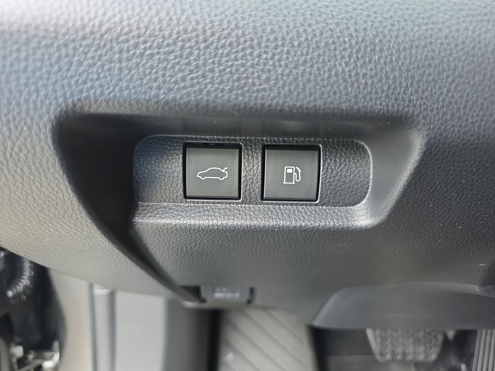 Used 2023 Toyota Crown XLE image 25