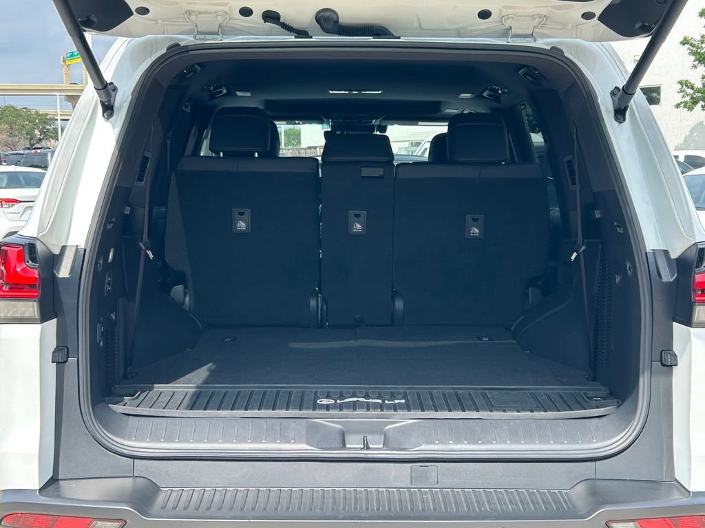 Used 2024 Lexus LX 600 F Sport image 15