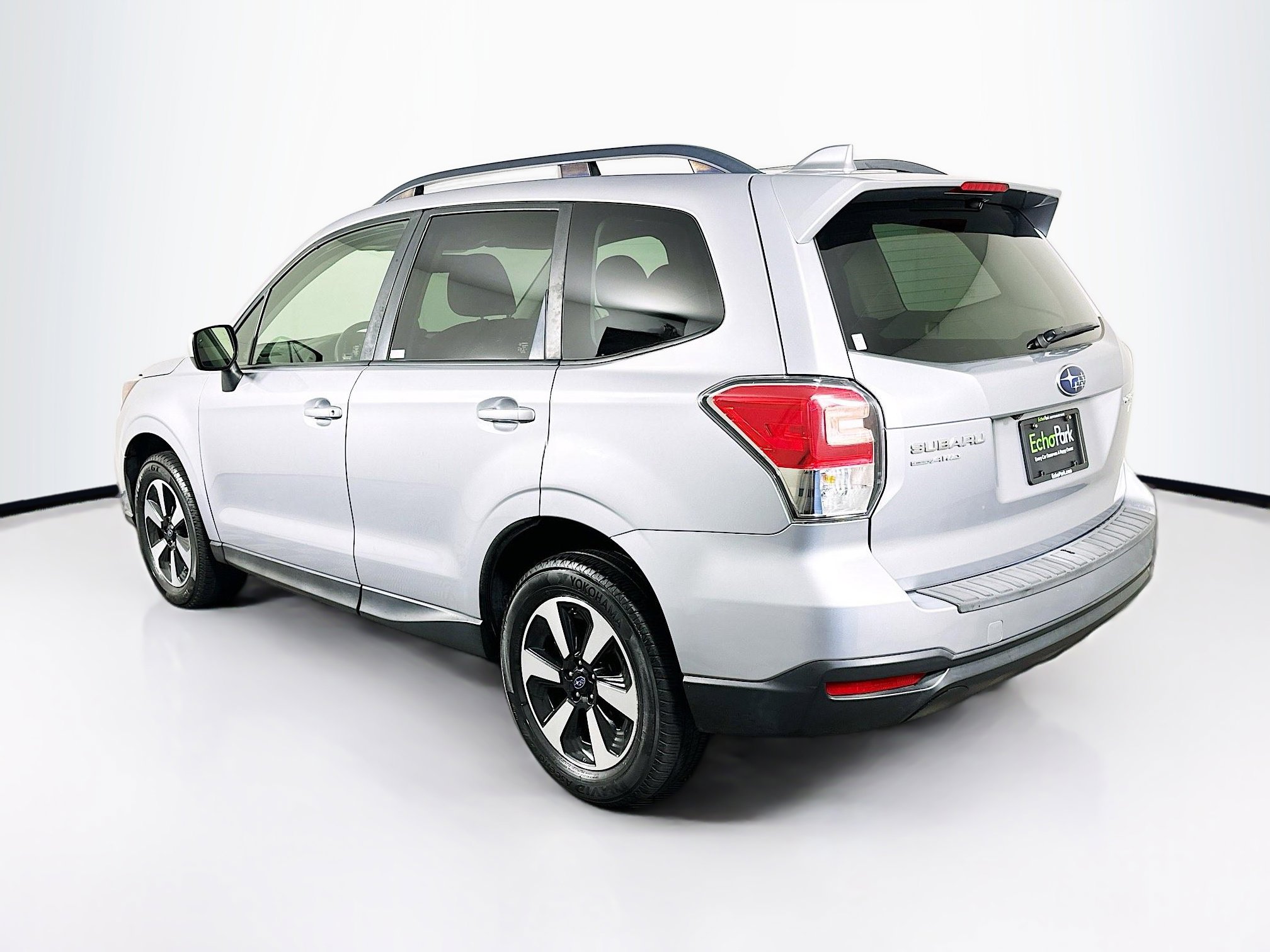 Used 2017 Subaru Forester 2.5i Premium w/ Popular Package #2A AWD/4WD image 5