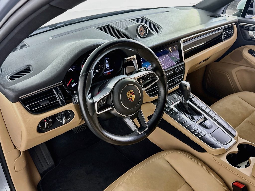 Certified 2021 Porsche Macan AWD/4WD image 4