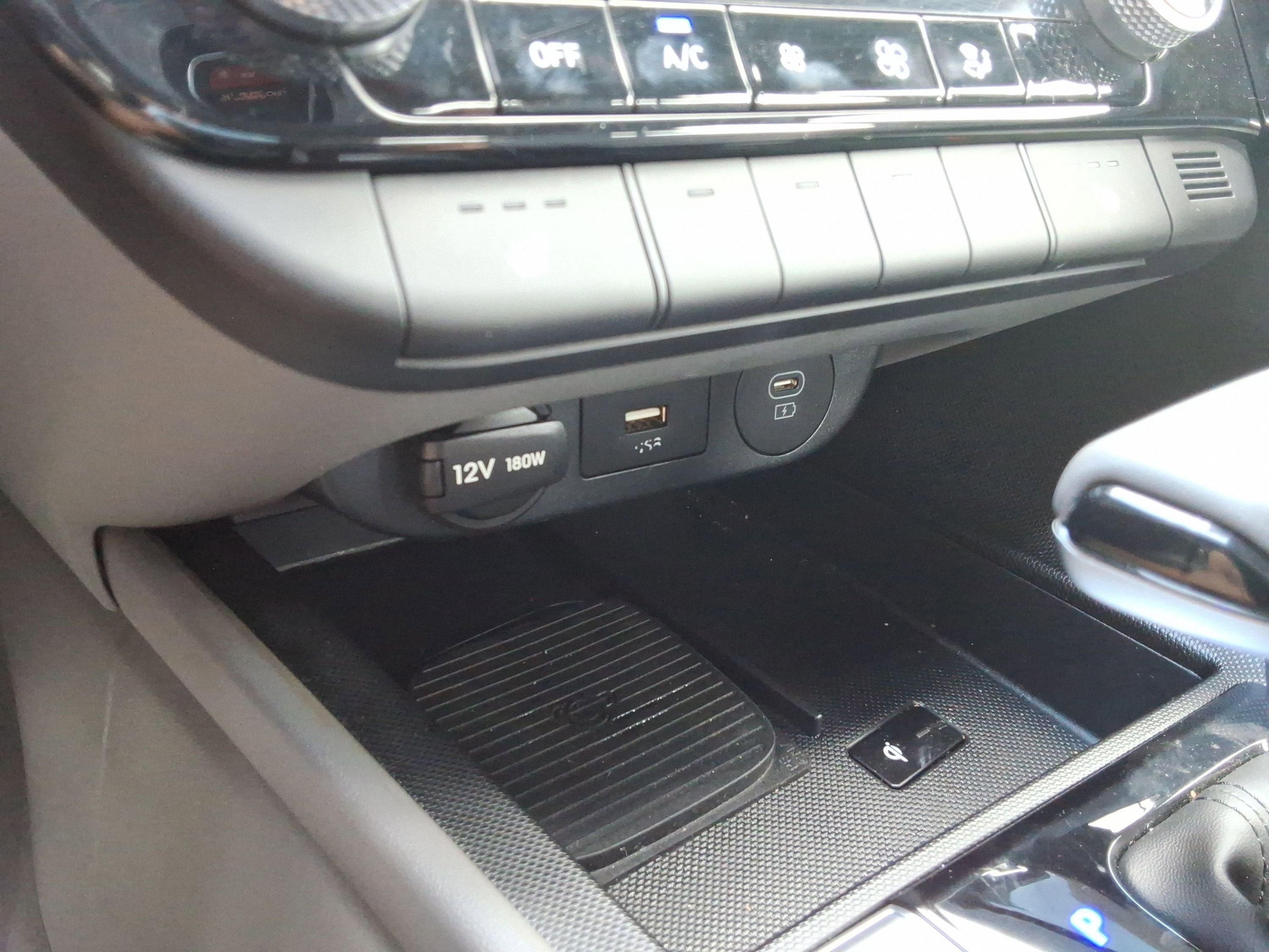 Used 2025 Hyundai Elantra SEL FWD image 18