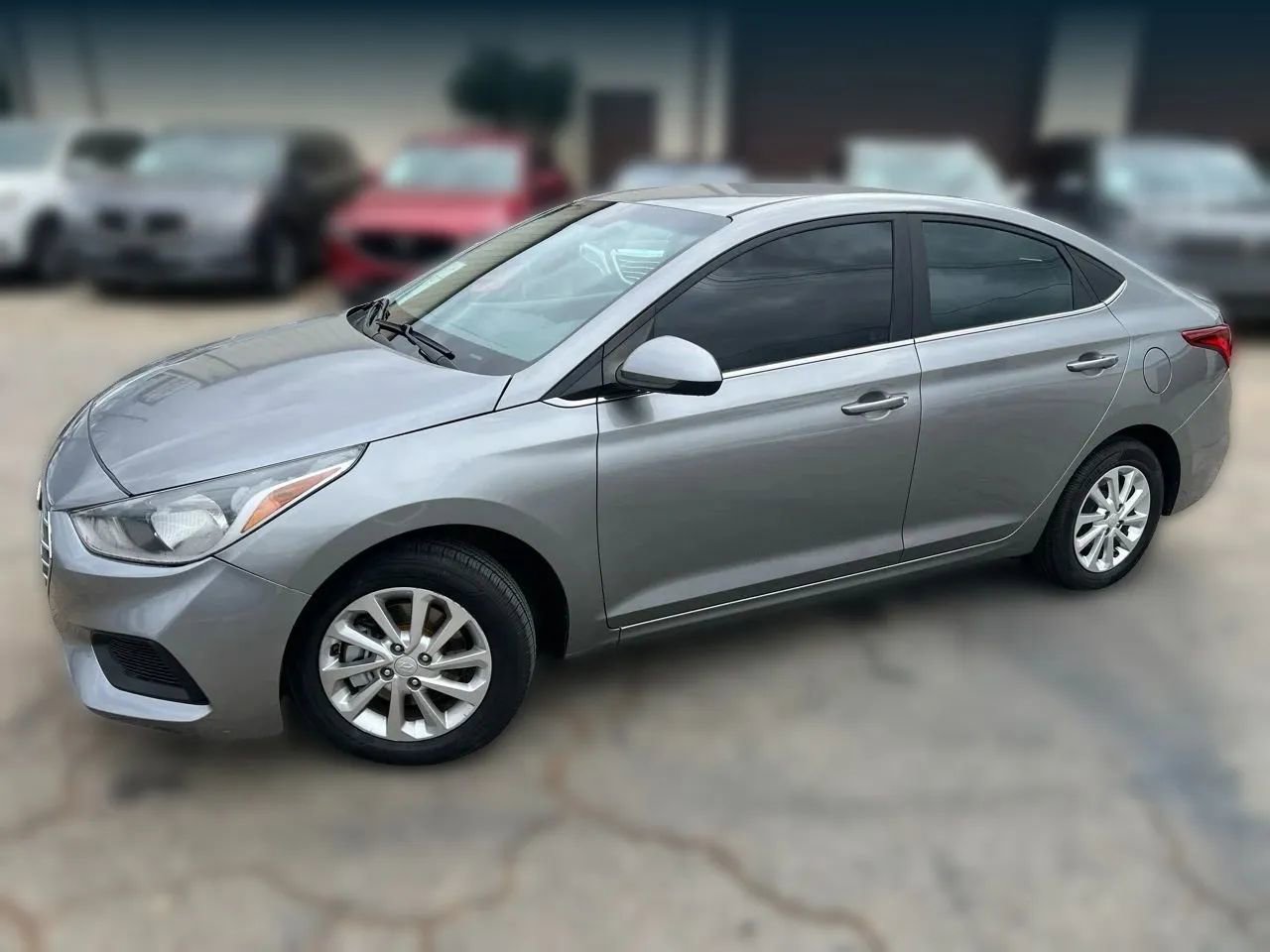 Used 2022 Hyundai Accent SEL image 2