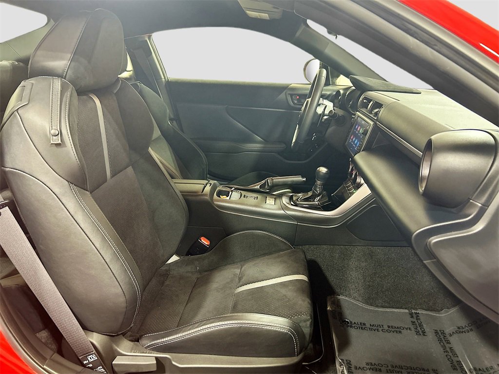 Used 2025 Toyota GR86 Premium image 24