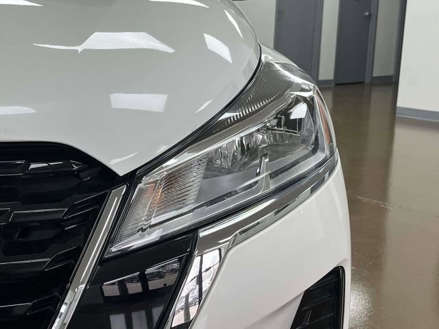 Used 2024 Nissan Kicks SV image 11