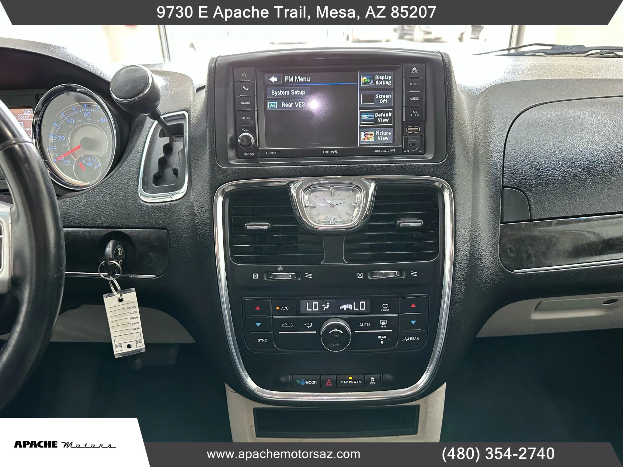 Used 2014 Chrysler Town & Country Touring image 26