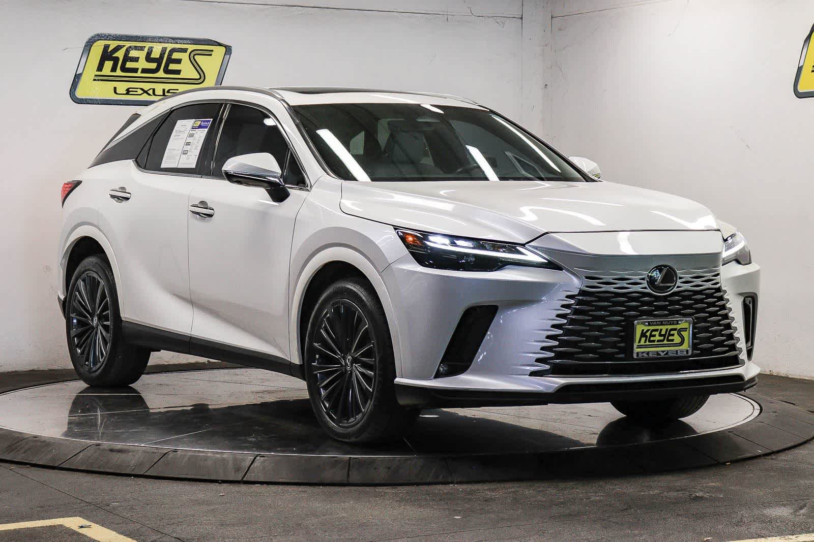 Used 2025 Lexus RX 350 Premium w/ Convenience Package FWD image 5