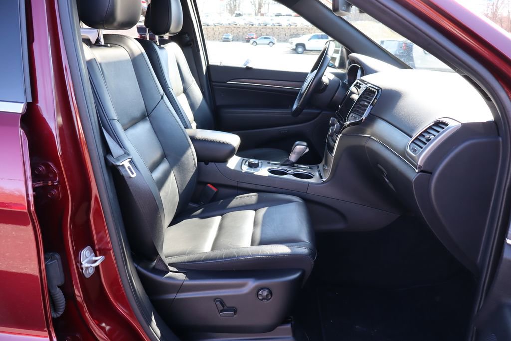 Used 2021 Jeep Grand Cherokee Limited AWD/4WD image 18