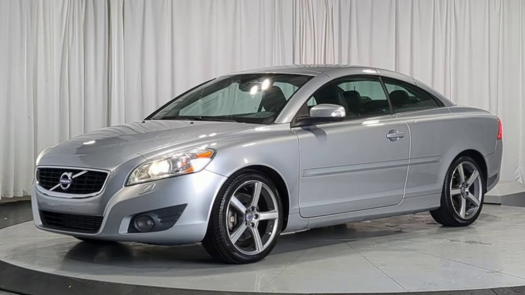 Used 2011 Volvo C70 T5 FWD image 4