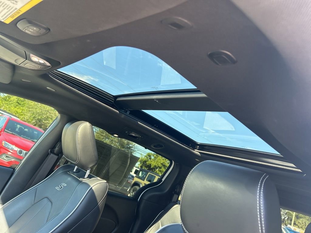 Used 2024 Chrysler Pacifica Limited w/ S Appearance Package image 48