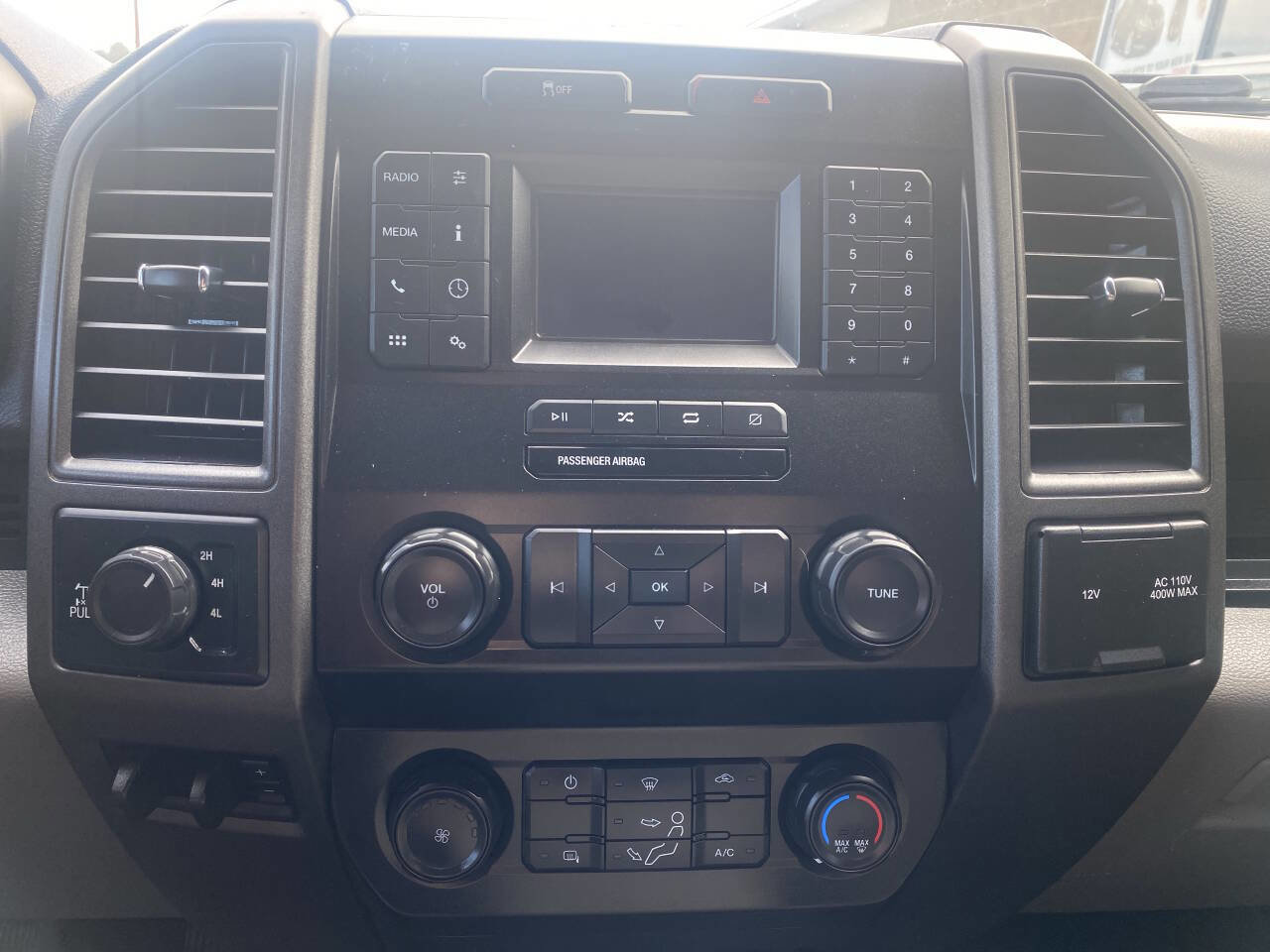 Used 2022 Ford F250 XL w/ Power Equipment Group image 26