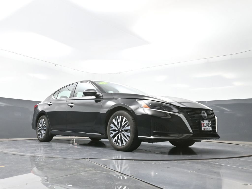 Used 2024 Nissan Altima 2.5 SV image 50