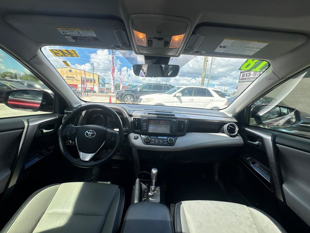 Used 2018 Toyota RAV4 Limited FWD image 19