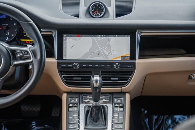Used 2021 Porsche Macan AWD/4WD image 24