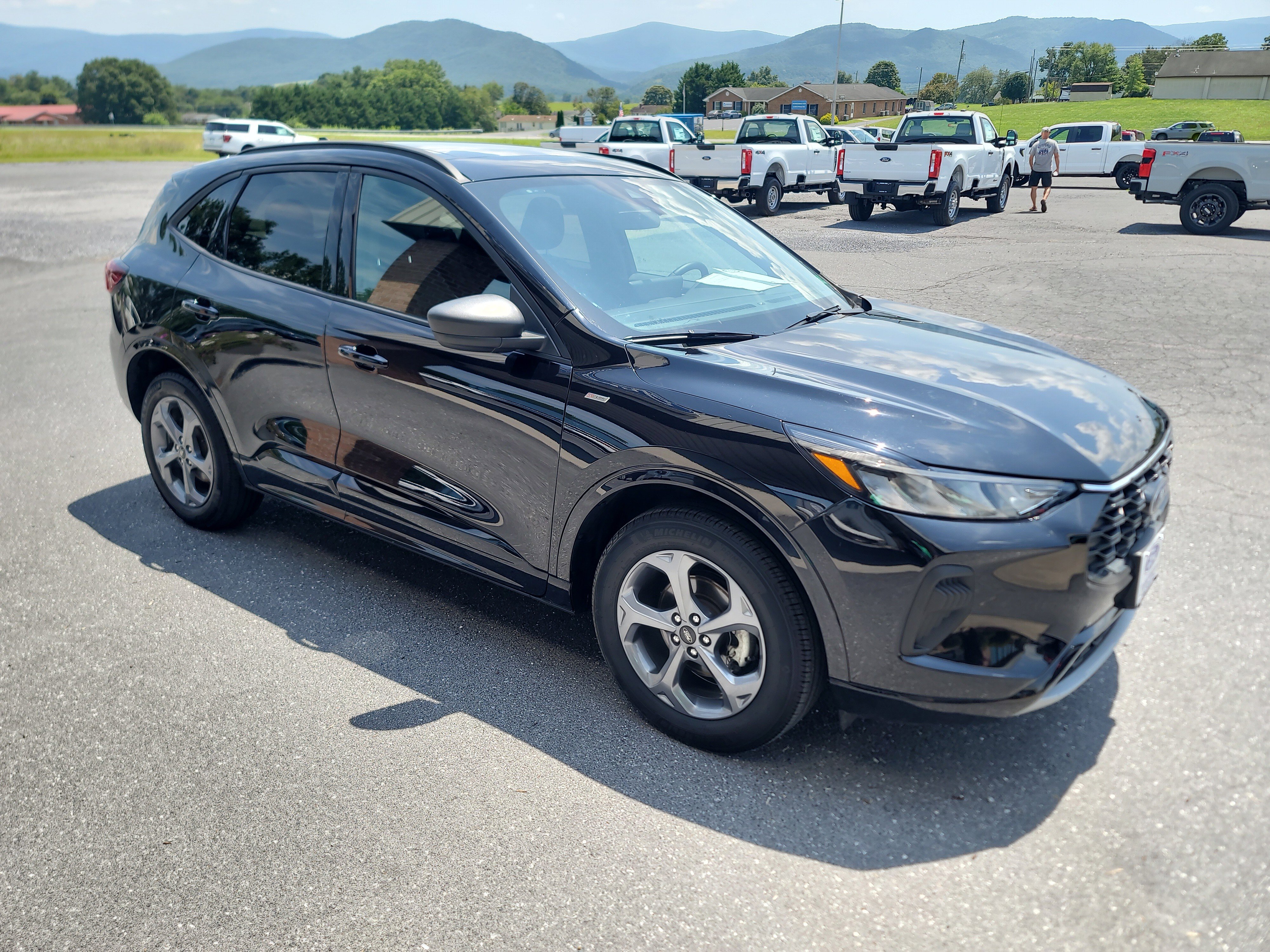 Used 2023 Ford Escape ST-Line w/ Tech Pack #1 image 4