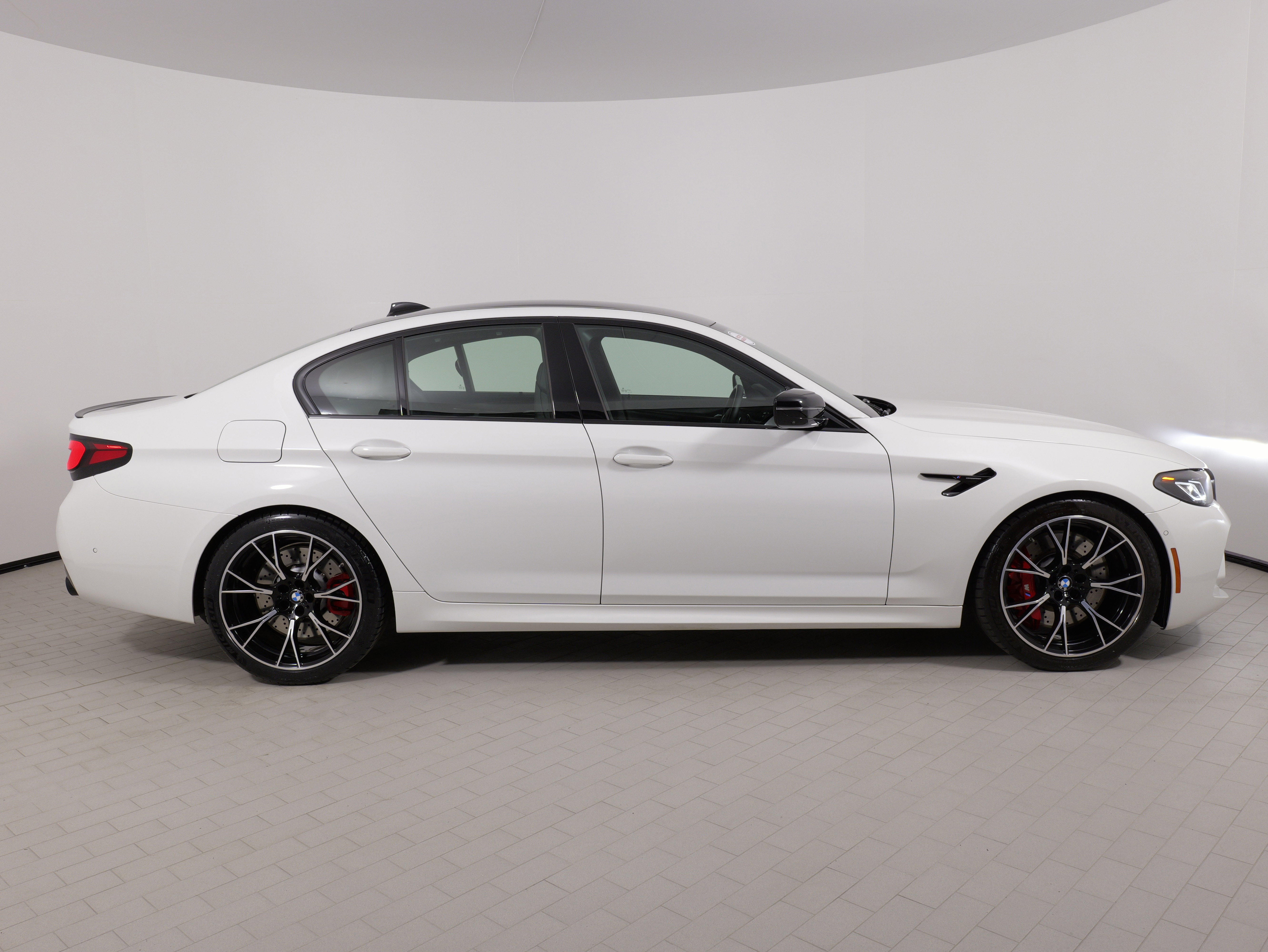 Used 2023 BMW M5 w/ Competition Package image 9