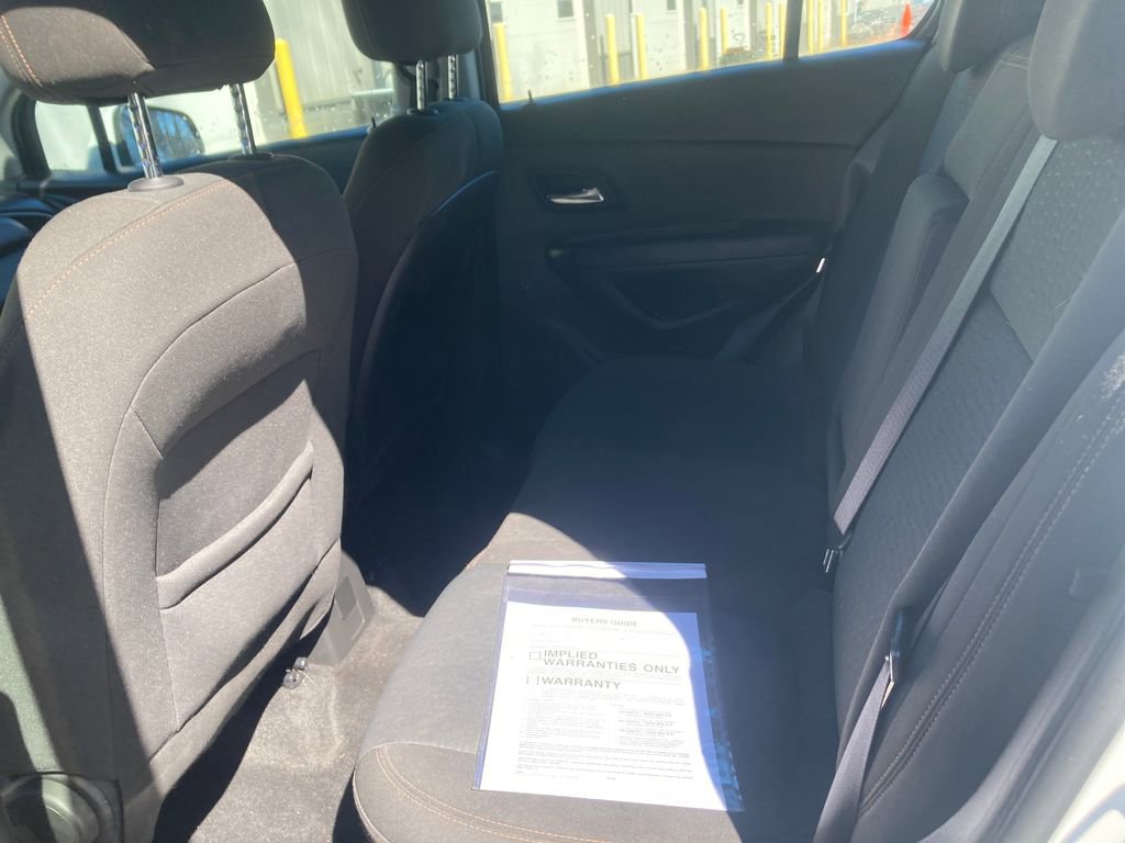 Used 2018 Chevrolet Trax LS image 29