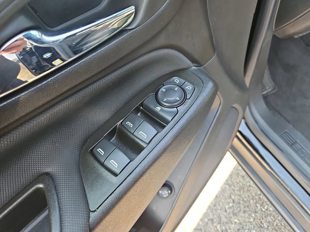 Used 2023 Chevrolet Equinox RS FWD image 11