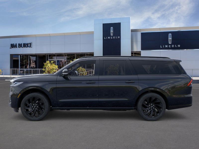 New 2025 Lincoln Navigator L Reserve image 3