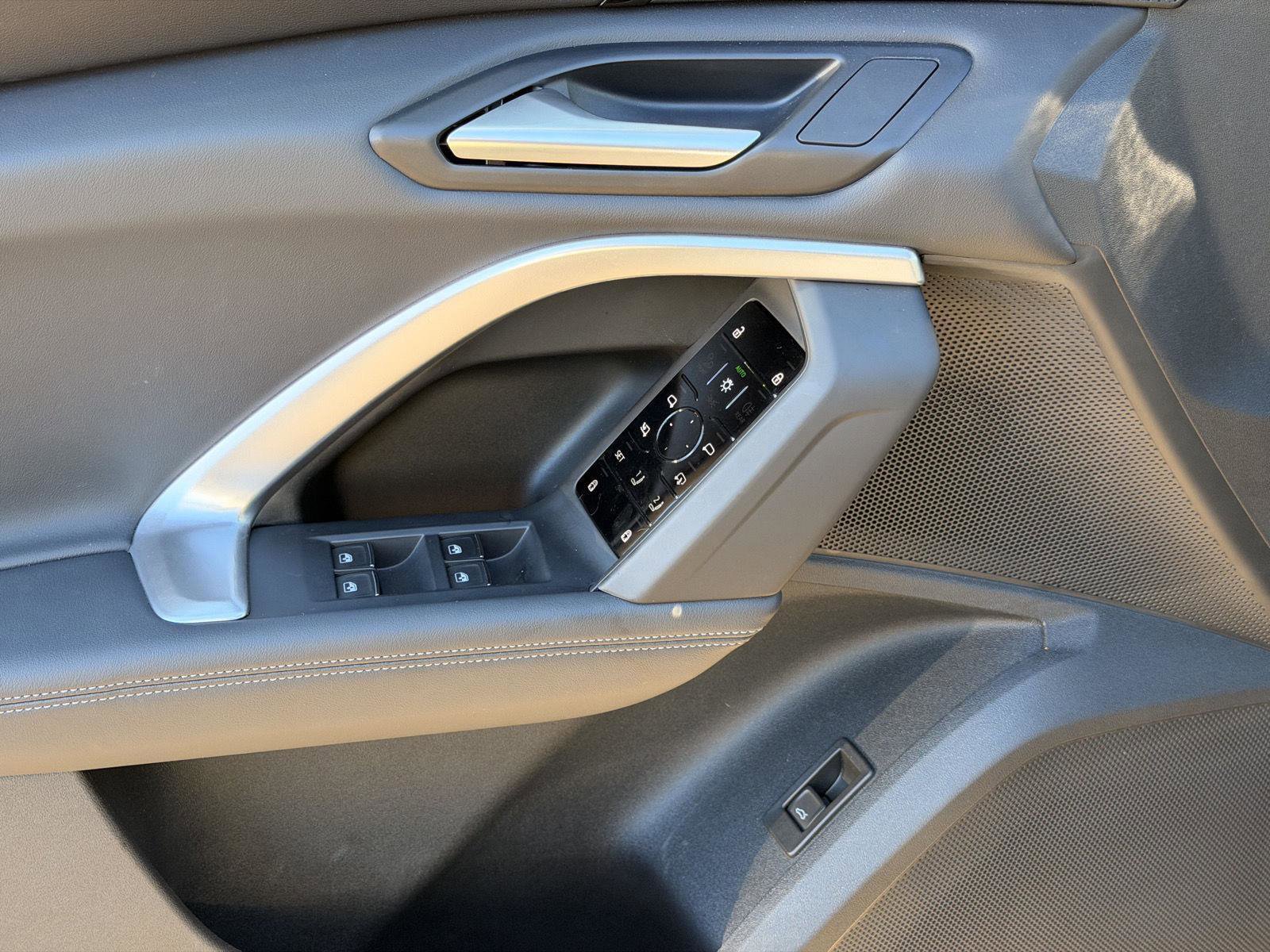 Used 2025 Audi Q5 Premium w/ Convenience Package image 11