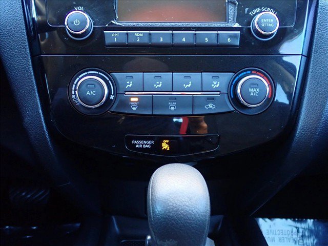 Used 2015 Nissan Rogue S FWD image 17
