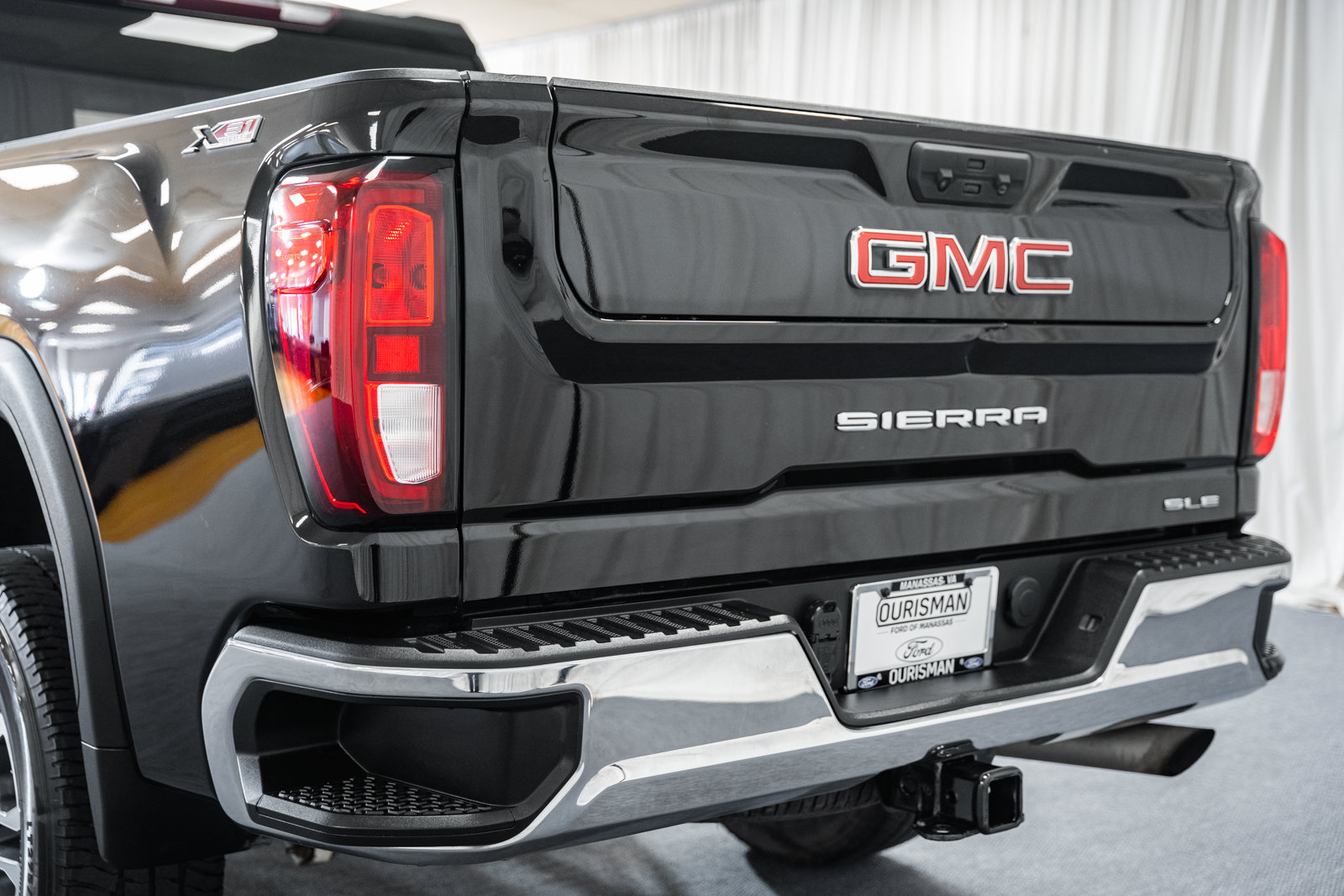 Used 2022 GMC Sierra 2500 SLE w/ SLE Value Package; AWD/4WD image 6