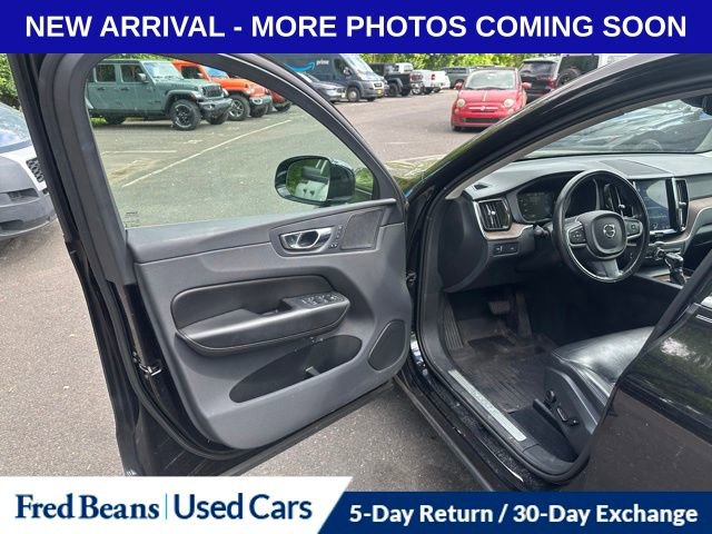 Used 2019 Volvo XC60 T6 Momentum w/ Multimedia Package AWD/4WD image 7