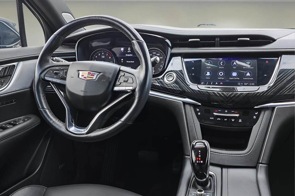 Used 2023 Cadillac XT6 Premium Luxury w/ Technology Package image 10