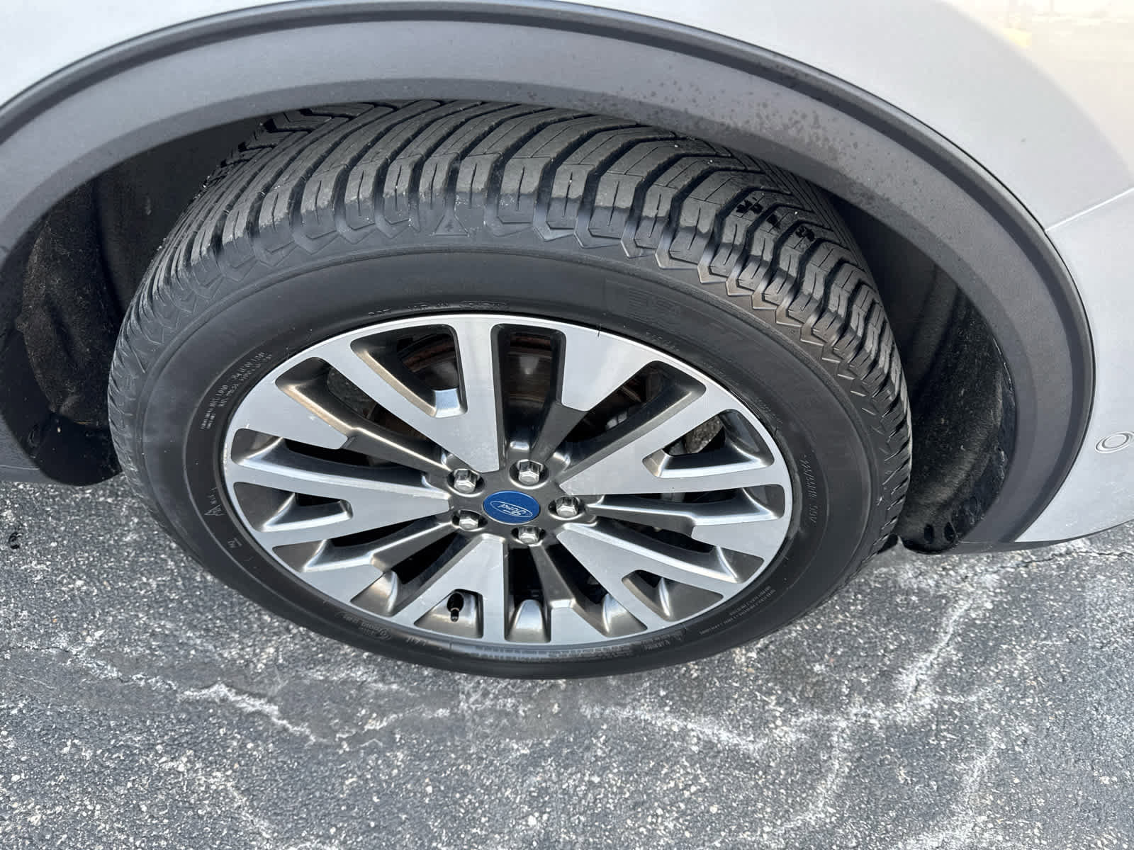 Used 2020 Ford Escape Titanium image 13