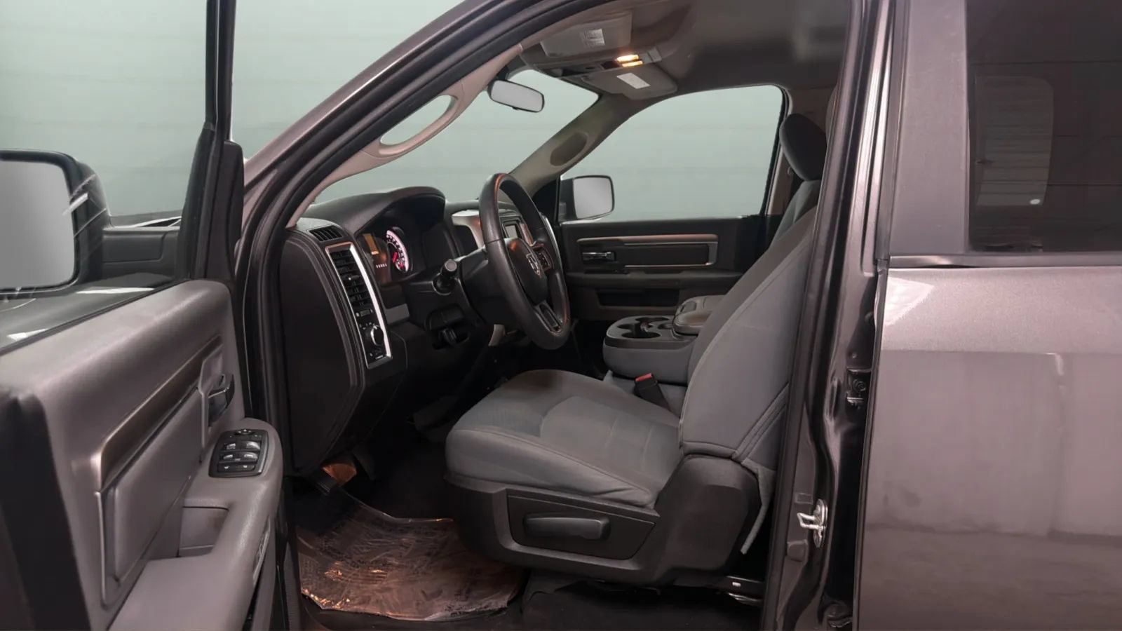 Used 2020 RAM 1500 Classic SLT RWD image 20