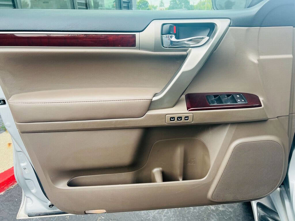 Used 2016 Lexus GX 460 image 7