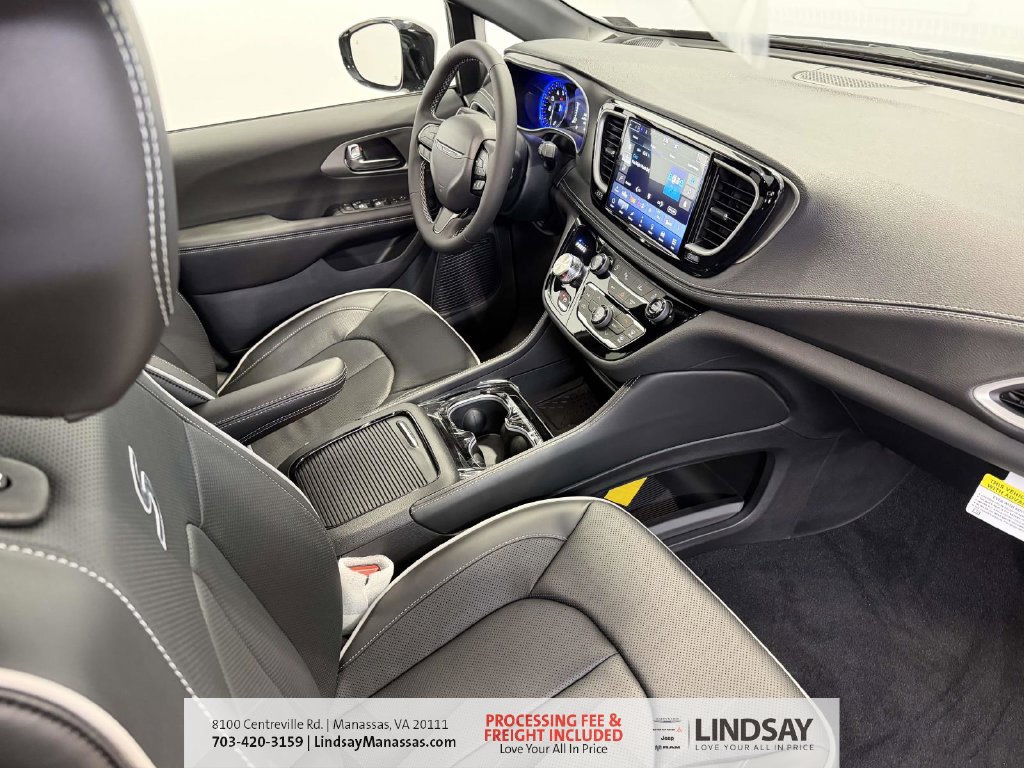 New 2027 Chrysler Pacifica Limited AWD/4WD image 13
