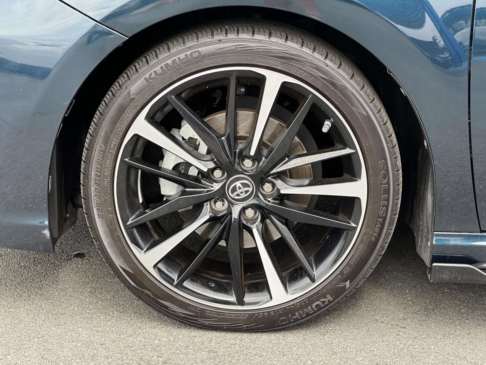 Used 2018 Toyota Camry XSE FWD image 7