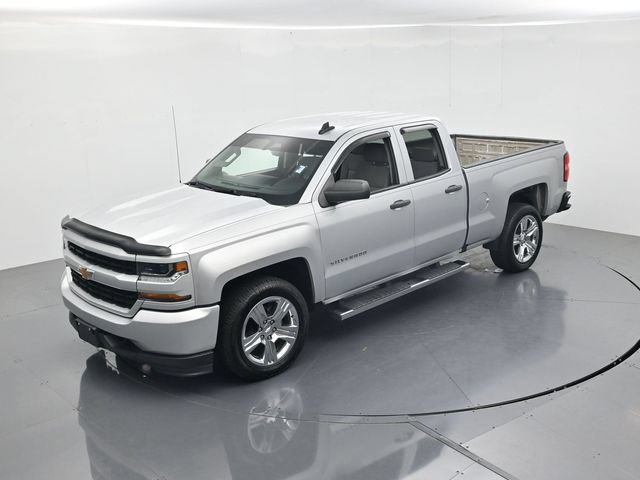 Used 2018 Chevrolet Silverado 1500 Custom w/ Custom Value Package RWD image 41