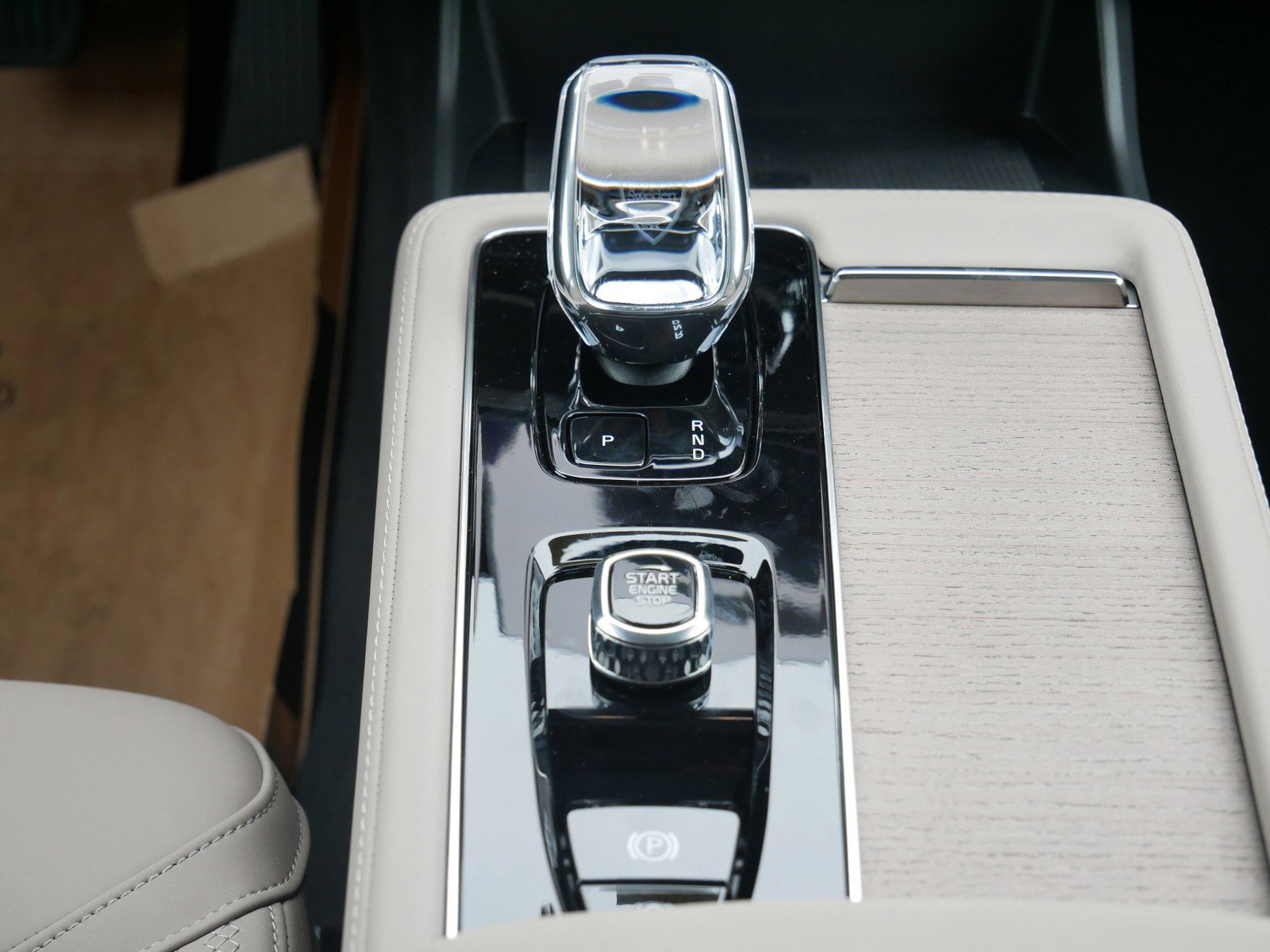 New 2026 Volvo XC90 B6 Plus w/ Protection Package Premier image 9
