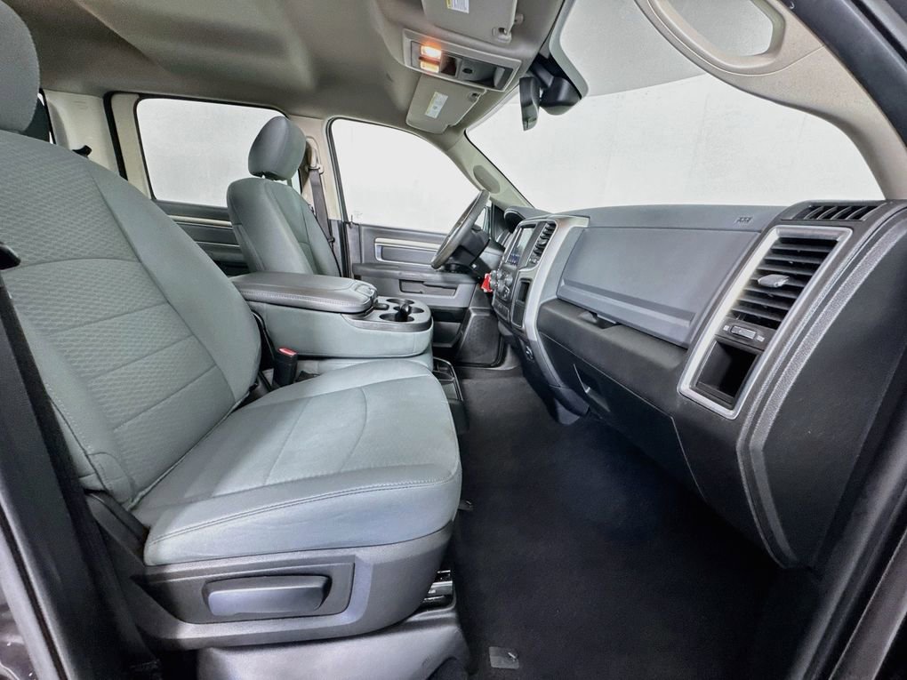 Used 2018 RAM 1500 Classic SLT image 27