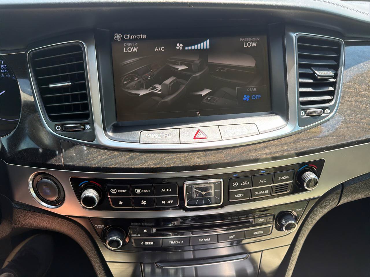 Used 2016 Hyundai Equus Signature RWD image 15