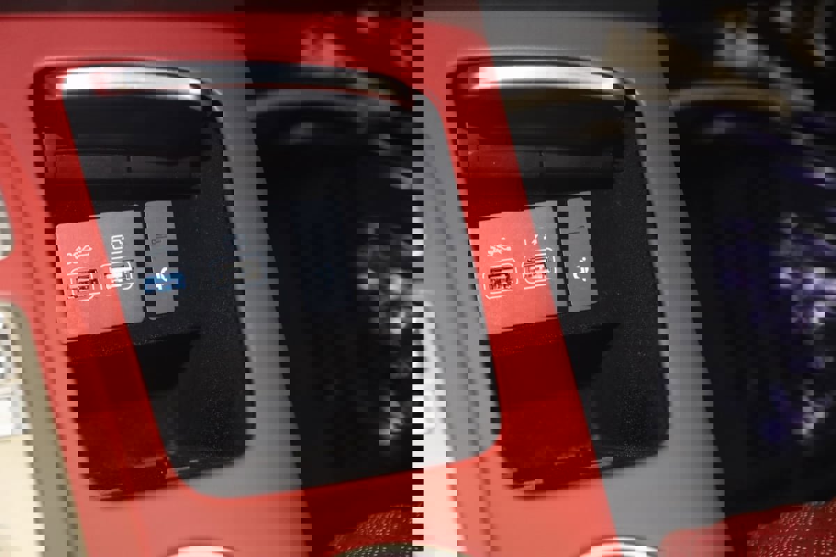 Used 2022 Genesis GV70 3.5T Sport w/ Sport Advanced Package image 31