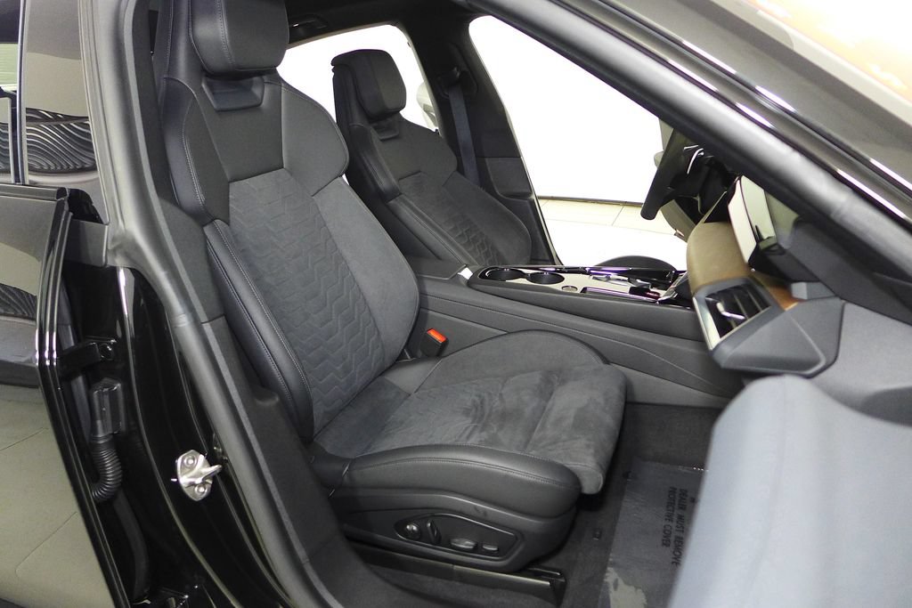 Used 2022 Audi e-tron GT Premium Plus AWD/4WD image 18